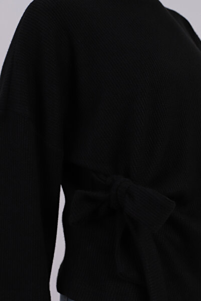 armonika Γυναικεία μπλούζα με μαύρο λαιμόκοψη με μαλακή υφή με μανίκια νυχτερίδας με δέσιμο μπροστά ARM-26K001021