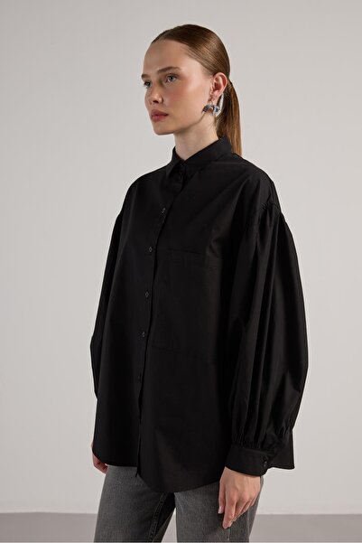 minaaise Γυναικείο μαύρο πλισέ πουκάμισο με λεπτομέρεια τσέπης oversize 30062