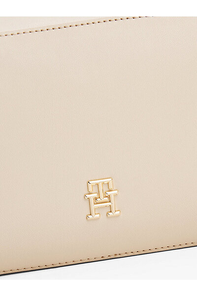 Tommy Hilfiger Women's Th Chic Camera Bag