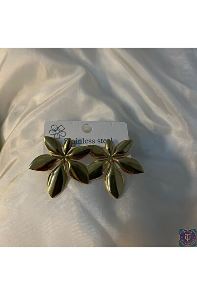 uyguntakıaksesuar أقراط ذهبية اللون على شكل زهرة كبيرة - تصميم أنيق وجذاب