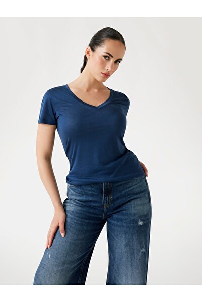 Guess V-Neck T-Shirt