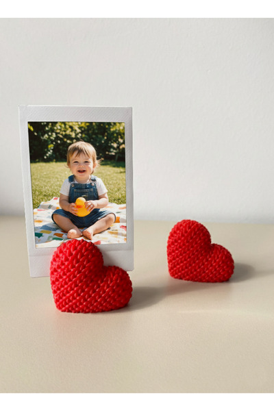Figuva Heart Shaped Photo and Note Holder 2-Piece Note Holder - Red Knitted Heart