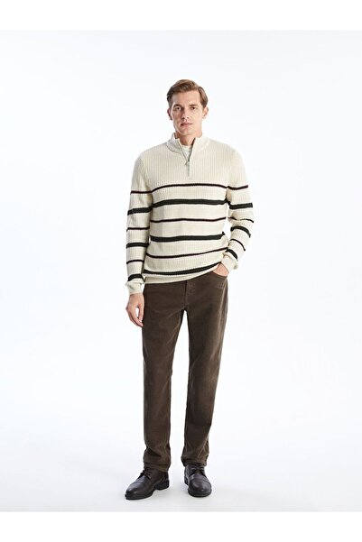 LC Waikiki بنطلون تشينو رجالي كلاسيكي من LCWAIKIKI بقصة قياسية وقماش مخملي