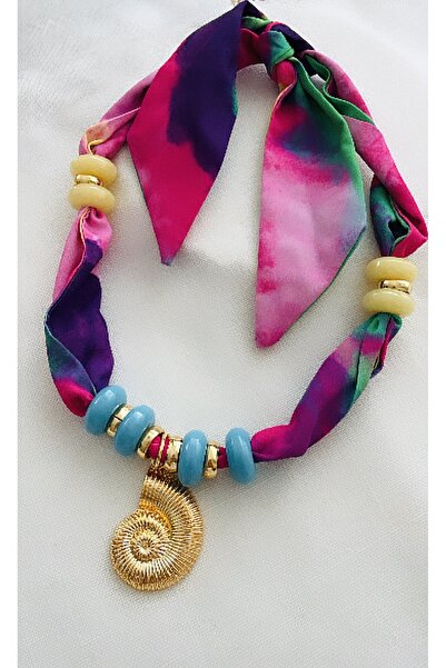 VNS Accessories قلادة على شكل حلية حلزونية مزينة بالخرز