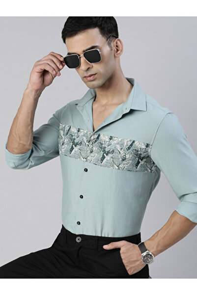 Bushirt By Styli قميص رجالي بطباعة لوحة باللون الرمادي السحابي مع واجهة خضراء