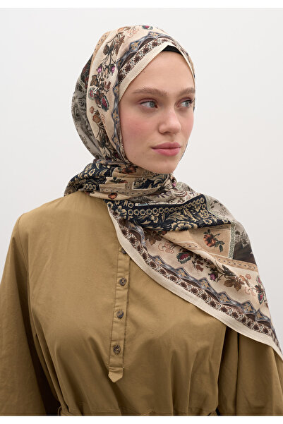 Fresh Wild and Pure Pattern Shawl Beige
