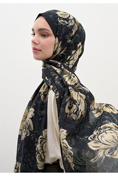 Fresh Felicie Pattern Shawl Black