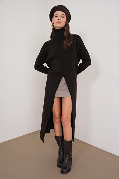 Mixray 6980 Γυναικείο πλεκτό φόρεμα με ψηλό γιακά, oversize, με σχισμή μπροστά, καφέ