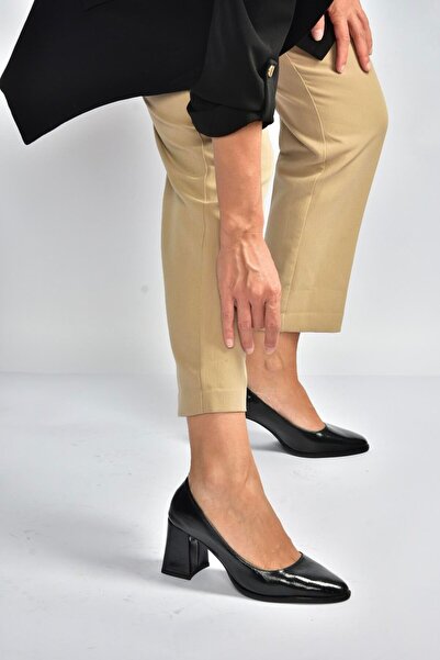 Fox Shoes V676680060 Black Rustic Thick Heeled Women's Shoes