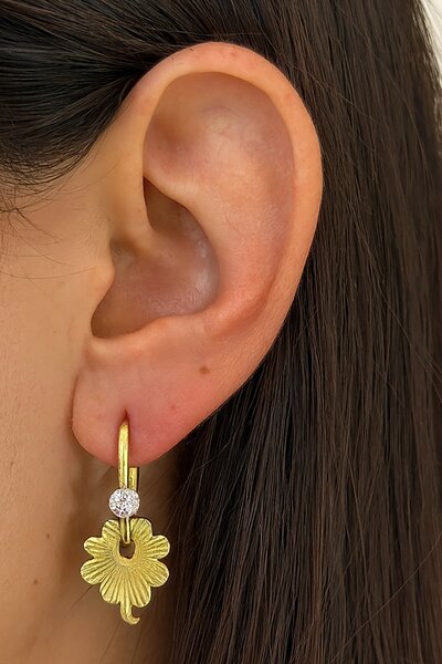 TAKIŞTIR Gold Color Clover Figured Stone Detailed Steel Earrings (Pair)