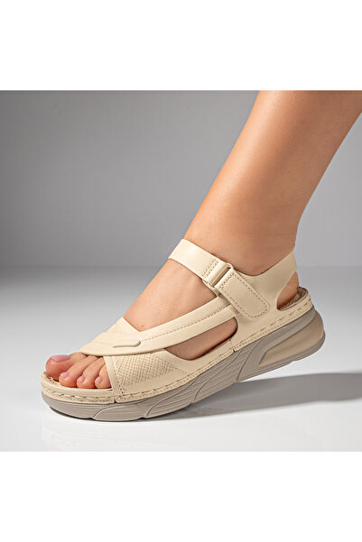 BMoD Women's beige sandals with a chunky sole and velcro closure MOD11336