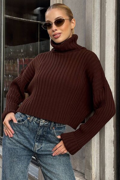 VAGGON Women's Brown High Neck Corded Fabric Crop Knit Sweater Vs01392