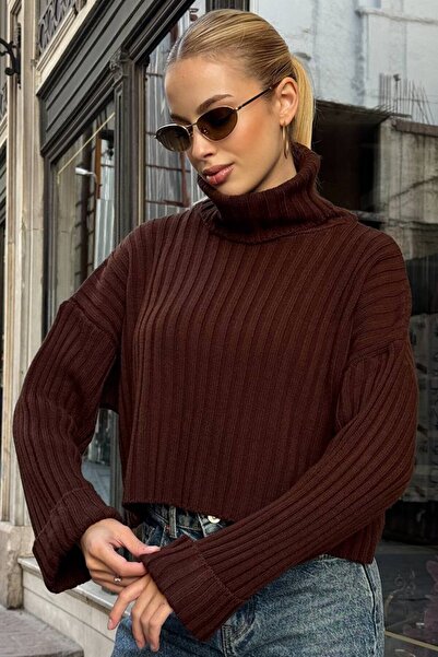 VAGGON Women's Brown High Neck Corded Fabric Crop Knit Sweater Vs01392