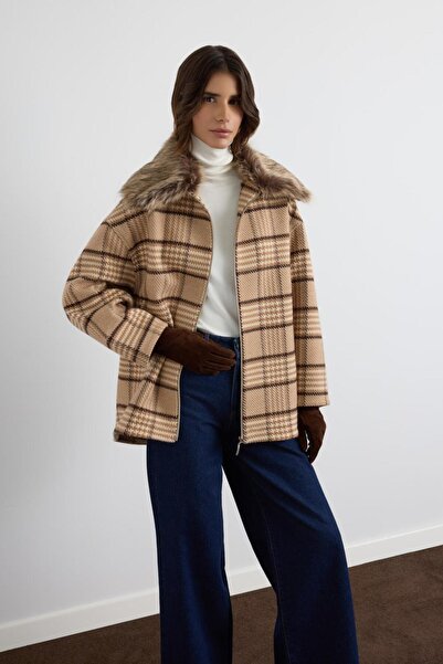 KADRİYE BAŞTÜRK Plaid Pattern Bomber Jacket with Fur Collar Camel