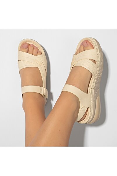 BMoD Women's beige sandals with a chunky sole and velcro closure MOD11336