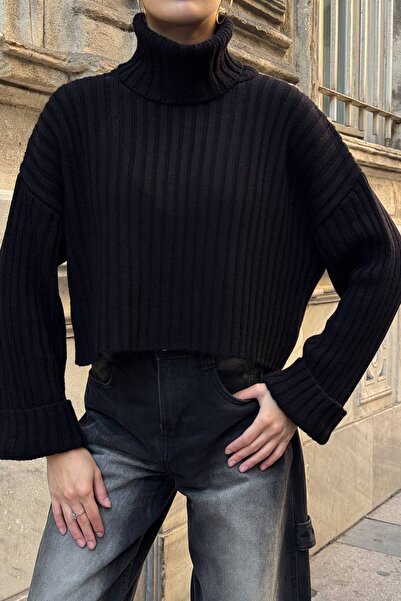 VAGGON Women's Black High Neck Corded Fabric Crop Knit Sweater Vs01392