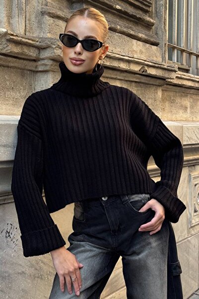 VAGGON Women's Black High Neck Corded Fabric Crop Knit Sweater Vs01392