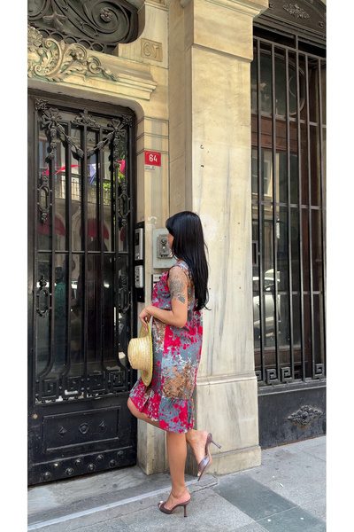 CARLA MARA Fusta cu decolteu în V cu modele Rochie din viscoză cu volane