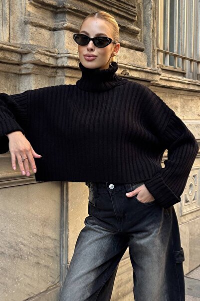 VAGGON Women's Black High Neck Corded Fabric Crop Knit Sweater Vs01392