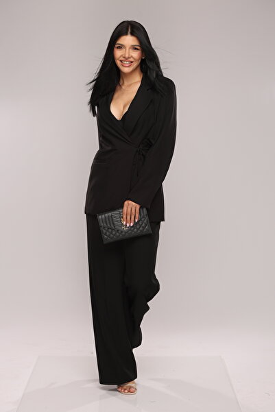 Pretty elegant women's suit