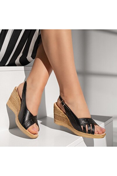 BMoD Sandale damă din piele neagră cu platformă și baretă MOD13406