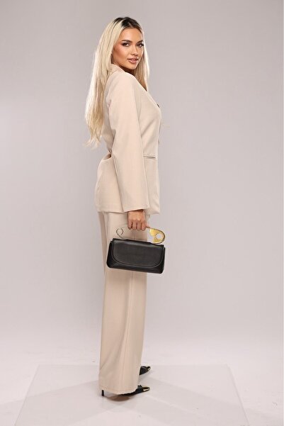Pretty elegant women's suit