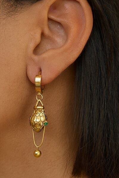 TAKIŞTIR أقراط فولاذية على شكل ثعبان ذهبية اللون (زوج)