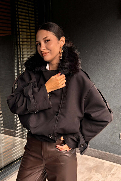 FABB Jachetă neagră cu talie elastică cu detalii din blană