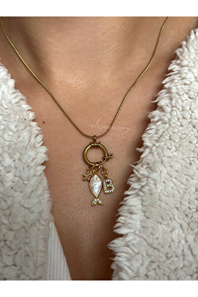 Alis Accessory Beyaz balık charm harfli kolye