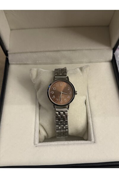 QUARTZ Round Dial Steel Vintage Model Wrist Watch in Gift Box