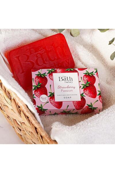 THE BATH FACTORY Moisturizing Hand and Body Soap - Strawberry