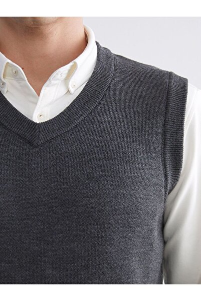LC Waikiki LCWAIKIKI Classic Standart Kalıp V Yaka Erkek Triko Süveter