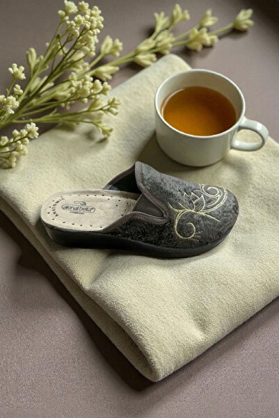 Akınal Bella Konay 050 hafif ökçeli kışlık ev içi terliği