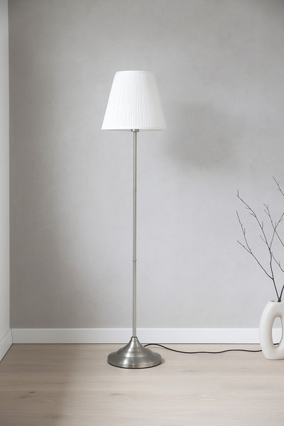 MARIA HOMES Modern Silver Floor Lamp – Fixed Metal Stand with White Fabric Shade for Living Room & Bedroom