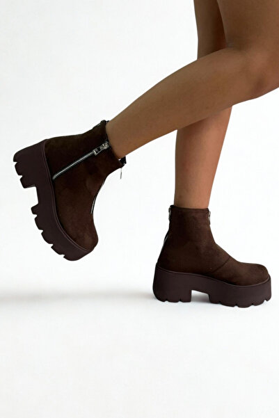 inizio Γυναικείες μπότες καφέ σουέντ με χοντρή σόλα P9018