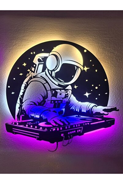 ElertDesignStudio DJ Astronot Ahşap LED Işıklı Tablo – El Yapımı Lazer Kesim ...