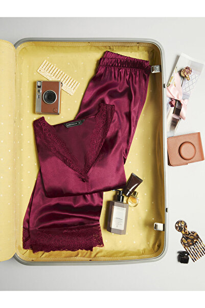 LC Waikiki Sparkling Choices from Shining Store |   V-Neck Lace Detailed Satin Women's Pajama Set