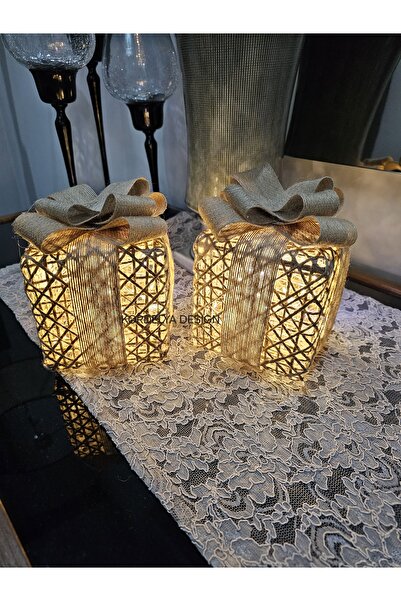 kordelya design YILBAŞI AĞACI ALTI LED IŞIKLI HEDİYE PAKETİ SETİ 12X12X12 CM