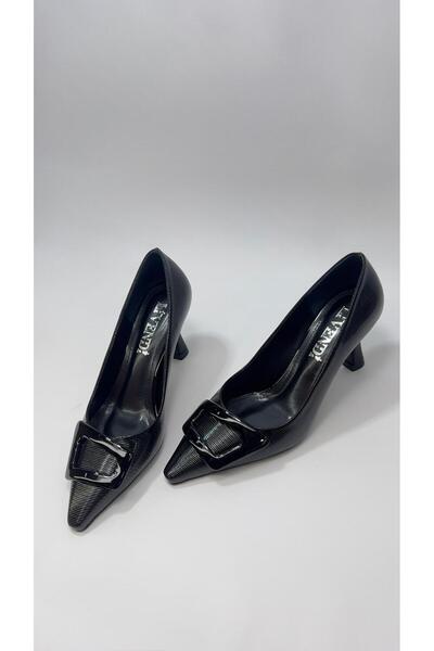 Genel Markalar Kadın Siyah Rugan Geniş Tokalı Sivri Burun İnce Topuklu Klasik...