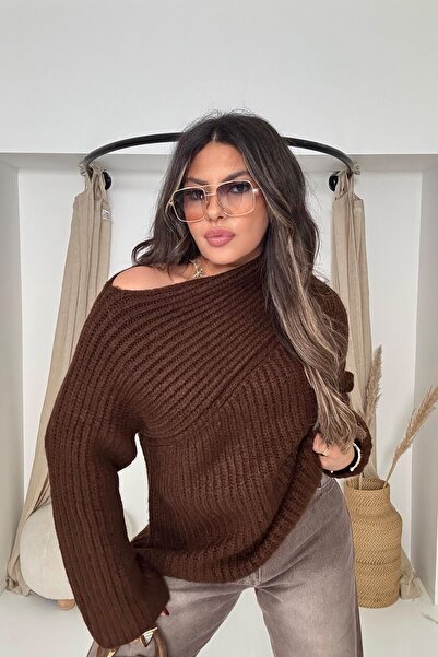 Sohotique By P Pulover cu guler asimetric, moale, maro