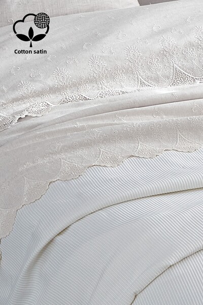 Nazik Home Emma Lace Double 7 Piece Duvet Cover + Pique Set