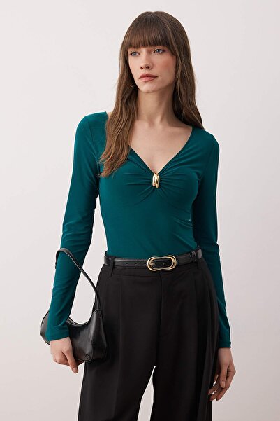 Trendyol Collection Emerald Green Accessory Detail V Neck Body Fitting Stretchy Knitted Bottom Snap Closure Bodysuit Twoaw26Bd00002