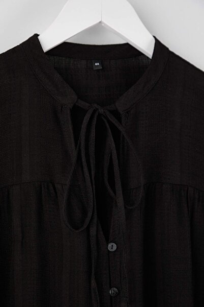 Trendyol Curve Black Cotton Textured Fabric Lace on Sleeve Regular Normal Fit Woven Shirt Tbbaw26Ax00013