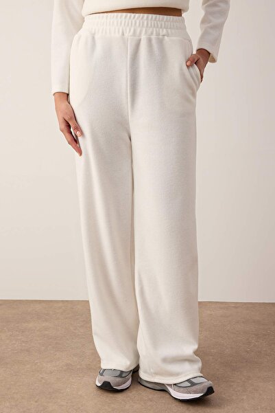 Trendyol Collection Екрю Селанiк Стоячий комір Довгі рукави В'язаний комплект TWOAW26AU00122