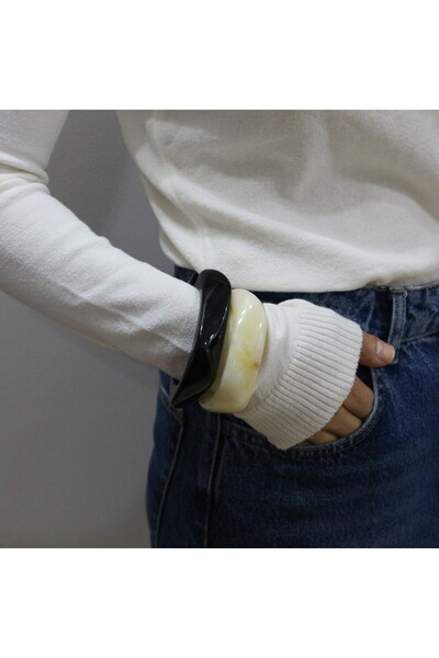 Retrovy Store مجموعة أساور أكريليك على شكل موجة العنبر