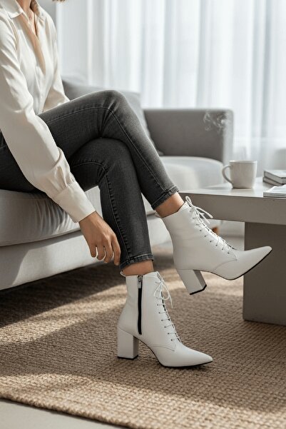 DİVOLYA Eliz Beyaz Sivri Burun (7cm) Topuklu Bağcıklı Günlük Kadın Bot