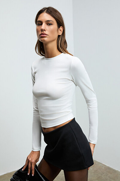 GRIMELANGE GRIGROS Γυναικείο ελαστικό ύφασμα με λεπτή εφαρμογή στο σώμα με μακρυμάνικο λευκό μπλουζάκι