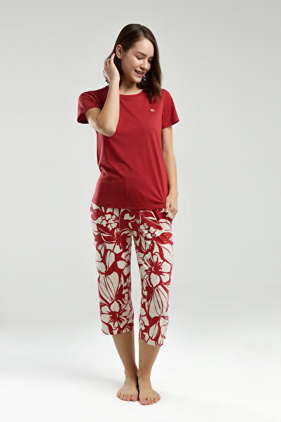 Arnetta Women's Red Capri Suit