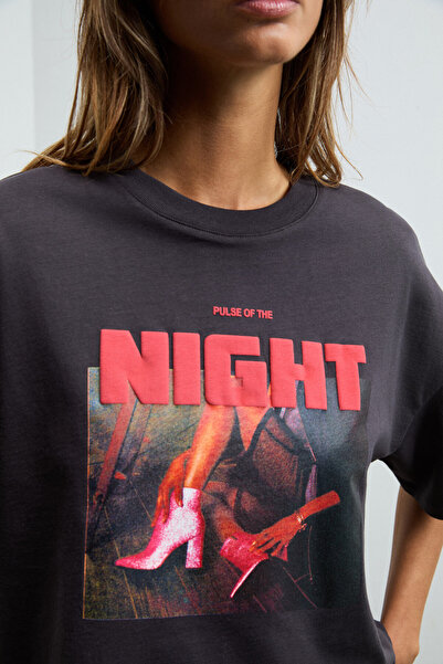 GRIMELANGE Ayukra Women's Soft and Flexible Fabric Printed Detailed Crew Neck Anthracite T-Shirt