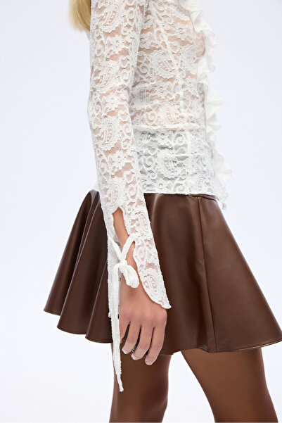 Quzu Fırfırlı V Yaka Dantel Bluz Ekru